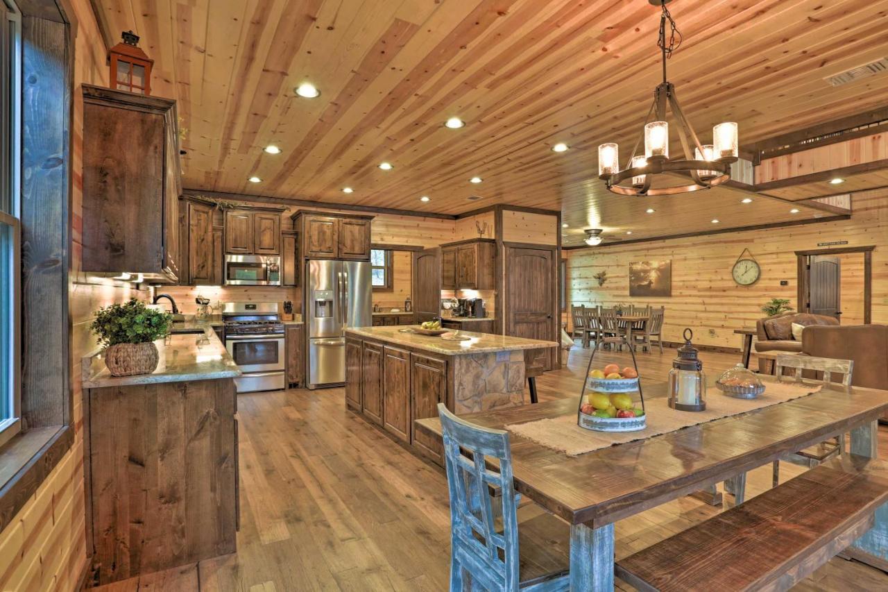 Luxe 'Great Bear Lodge' With Spa, Fire Pit, And Views! Broken Bow Esterno foto